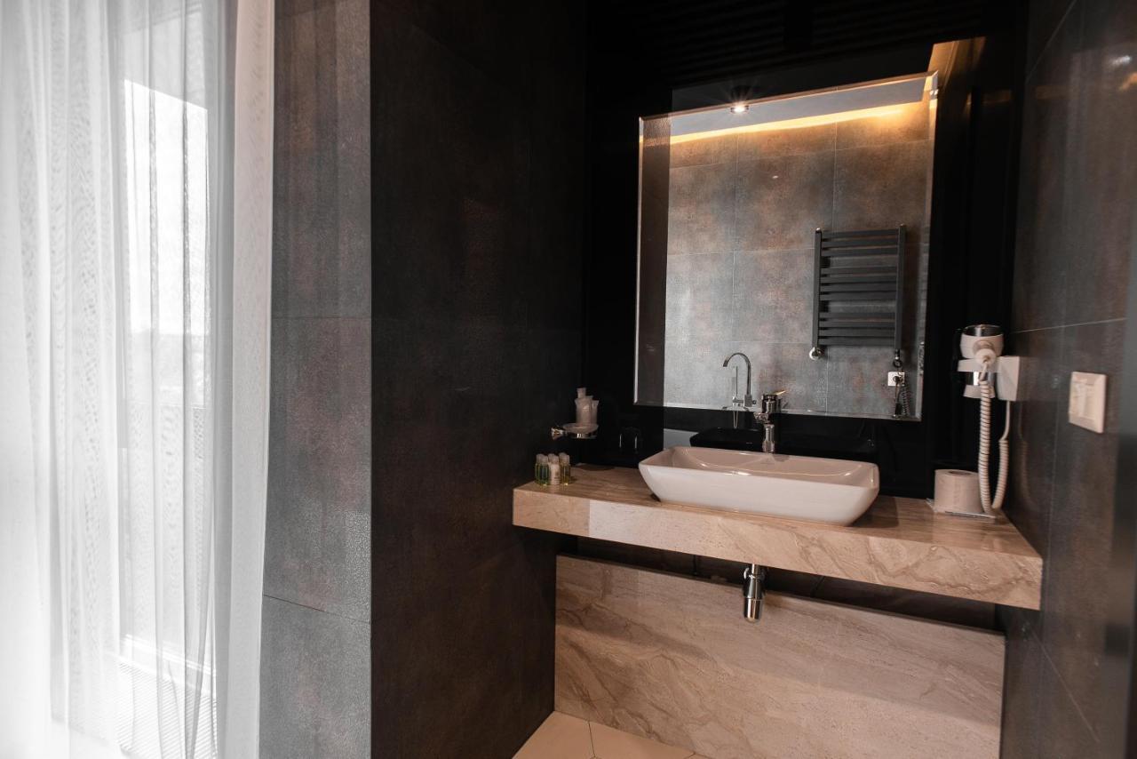 Mojo Boutique Hotel Lutsʼk Zewnętrze zdjęcie