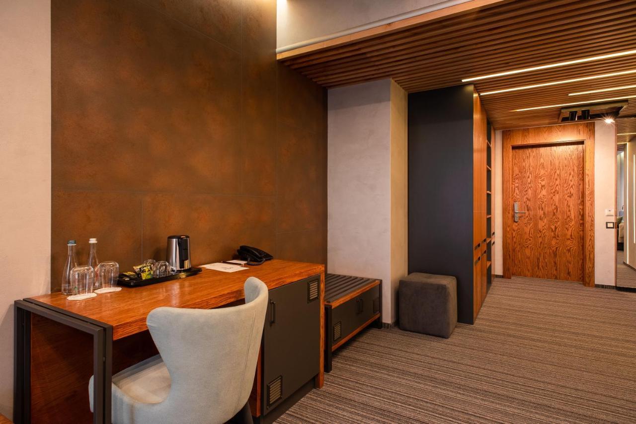 Mojo Boutique Hotel Lutsʼk Zewnętrze zdjęcie