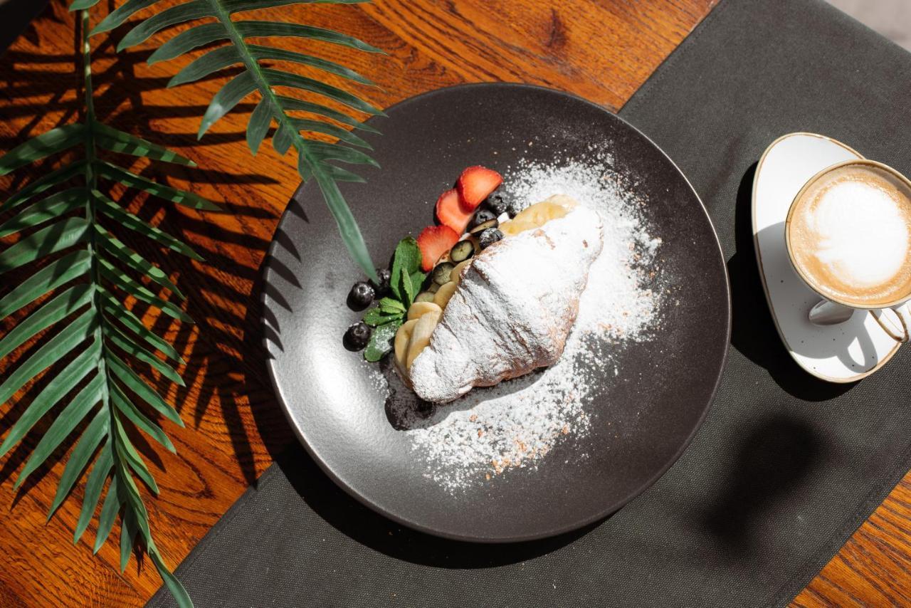 Mojo Boutique Hotel Lutsʼk Zewnętrze zdjęcie
